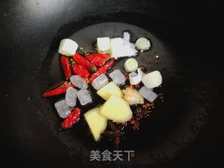 香菇土豆炖鸡腿的做法步骤：6