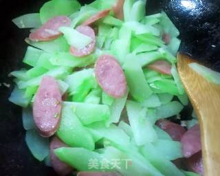 香肠炒佛手瓜的做法步骤：9