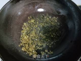 酸菜豆腐泡土豆粉的做法步骤：7