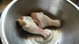 茶树菇焖鸡腿肉的做法步骤：1