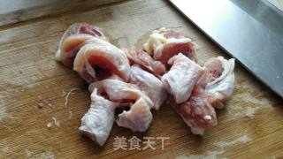 茶树菇焖鸡腿肉的做法步骤：2