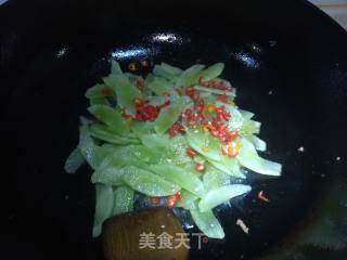 莴笋炒肉的做法步骤：7