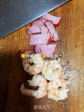 祥瑞宝宝餐桌之大虾叉烧饭的做法步骤：3