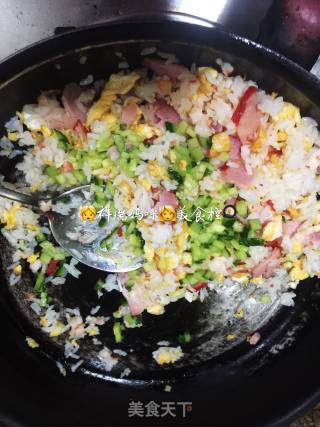 祥瑞宝宝餐桌之大虾叉烧饭的做法步骤：7