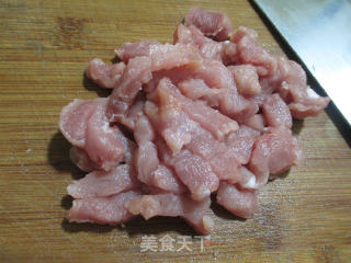 里脊肉蒸腐竹的做法步骤：3
