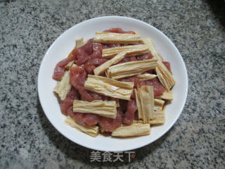 里脊肉蒸腐竹的做法步骤：11