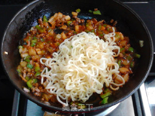 茄汁牛肉方便面的做法步骤：12