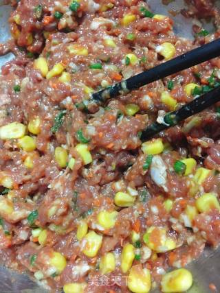 鲜肉玉米馄饨的做法步骤：2