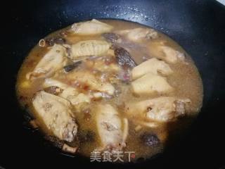 羊肚菌炖鸡翅中的做法步骤：9