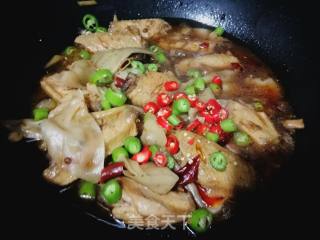羊肚菌炖鸡翅中的做法步骤：12