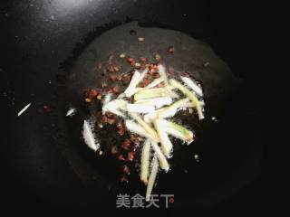 绿豆芽炒韭菜的做法步骤：4