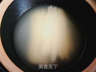 松茸鸡汤面的做法步骤：4