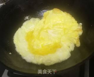 鸡蛋炒米饭的做法步骤：2