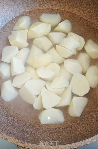锅巴土豆的做法步骤：3