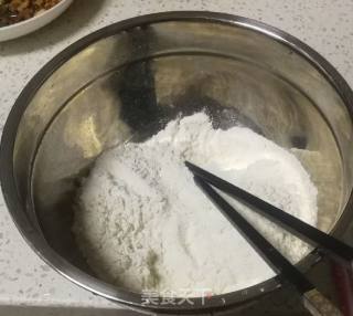 麻酱糖饼的做法步骤：1