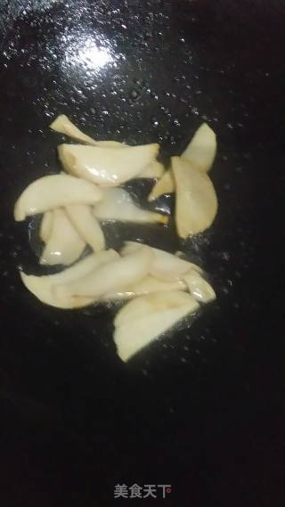 鸡腿菇炒青菜的做法步骤：3