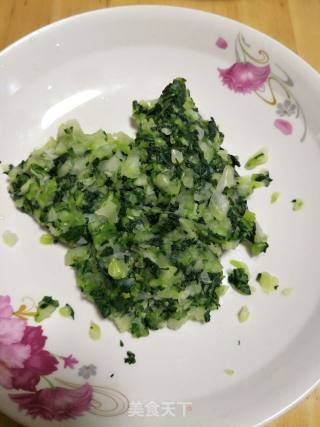 鲜虾青菜鲜肉饺子的做法步骤：3