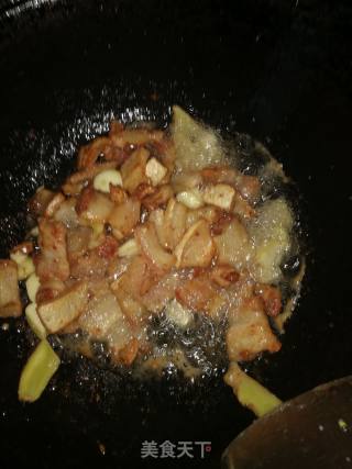五花肉炒花菜的做法步骤：3