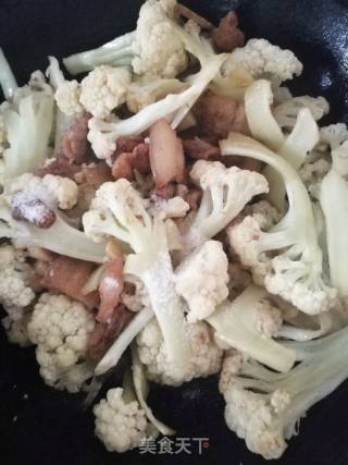 五花肉炒花菜的做法步骤：5