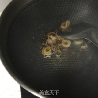 鲜虾热汤面的做法步骤：6