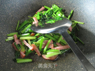 肘花火腿炒芹菜的做法步骤：7