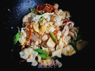 松茸炒鸡蛋的做法步骤：10
