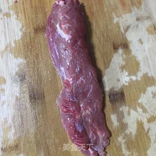 鱼香肉丝的做法步骤：1