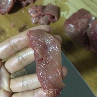 鱼香肉丝的做法步骤：2