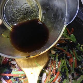 鱼香肉丝的做法步骤：22