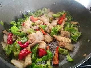 青蒜辣椒回锅肉的做法步骤：7