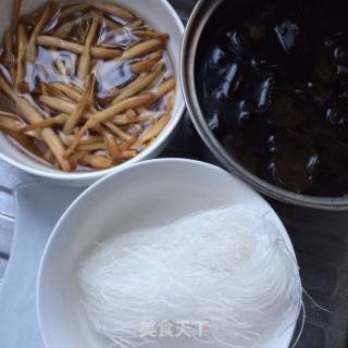 瘦肉时蔬面片的做法步骤：3