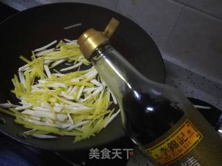 杏鲍菇炒土豆丝的做法步骤：7
