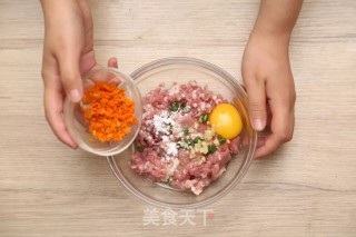 蟹粉狮子头的做法步骤：2