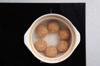 蟹粉狮子头的做法步骤：4