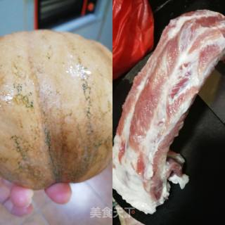 南瓜蒸排骨的做法步骤：1