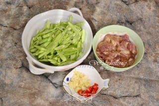 四季豆炒肉的做法步骤：1
