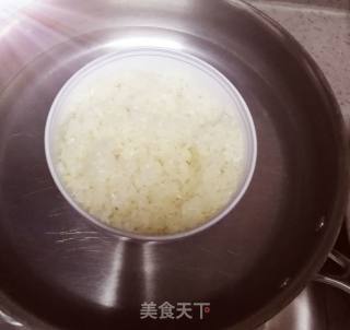 脆哨糯米饭的做法步骤：1