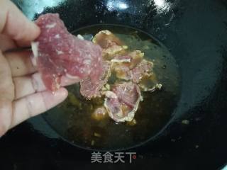 水煮酸菜牛肉的做法步骤：16