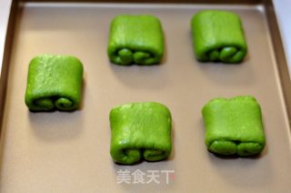 抹茶牛奶卷面包的做法步骤：9