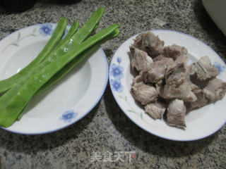 油豆角烧排骨的做法步骤：1