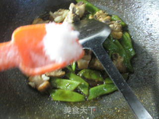 油豆角烧排骨的做法步骤：10