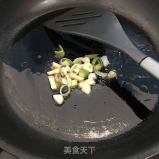 辣子肥肠的做法步骤：9