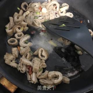 辣子肥肠的做法步骤：13
