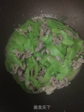 莴笋炒肉的做法步骤：7
