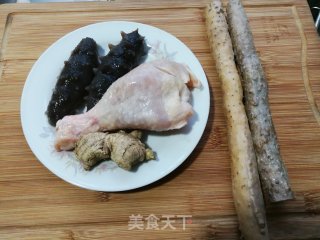 山药鸡肉炖海参的做法步骤：1