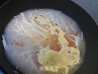 西红柿鲜虾鸡蛋面的做法步骤：8