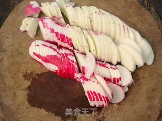老干妈炒萝卜片的做法步骤：2