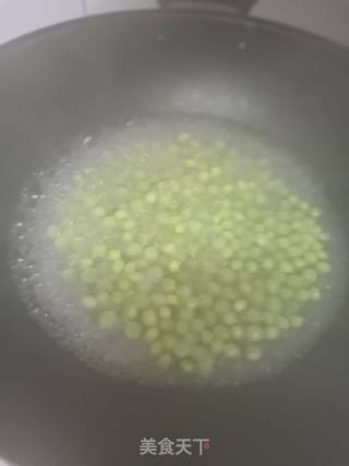 茄汁瘦肉豌豆饭的做法步骤：3