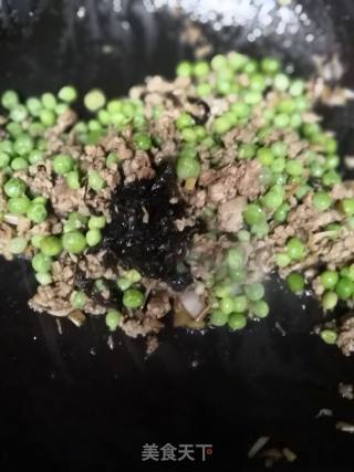 茄汁瘦肉豌豆饭的做法步骤：7