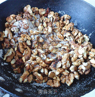 盐酥核桃仁的做法步骤：6
